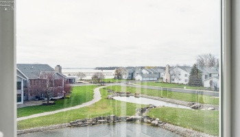 Gorgeous waterviews from the sunroom