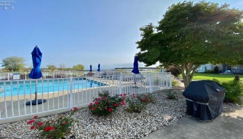 10654 Bayshore Road, Marblehead, 43440, 3 Bedrooms Bedrooms, ,2 BathroomsBathrooms,Residential,For Sale,Bayshore,20251067