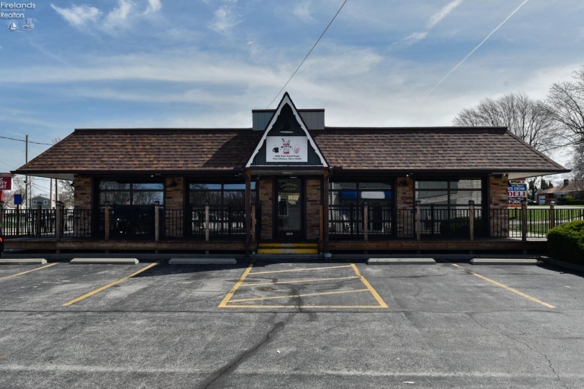 2039 Harbor Road, Port Clinton, 43452, ,Commercial,For Sale,Harbor,20251188