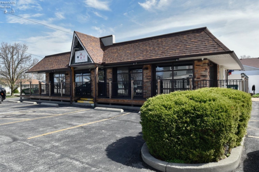2039 Harbor Road, Port Clinton, 43452, ,Commercial,For Sale,Harbor,20251188