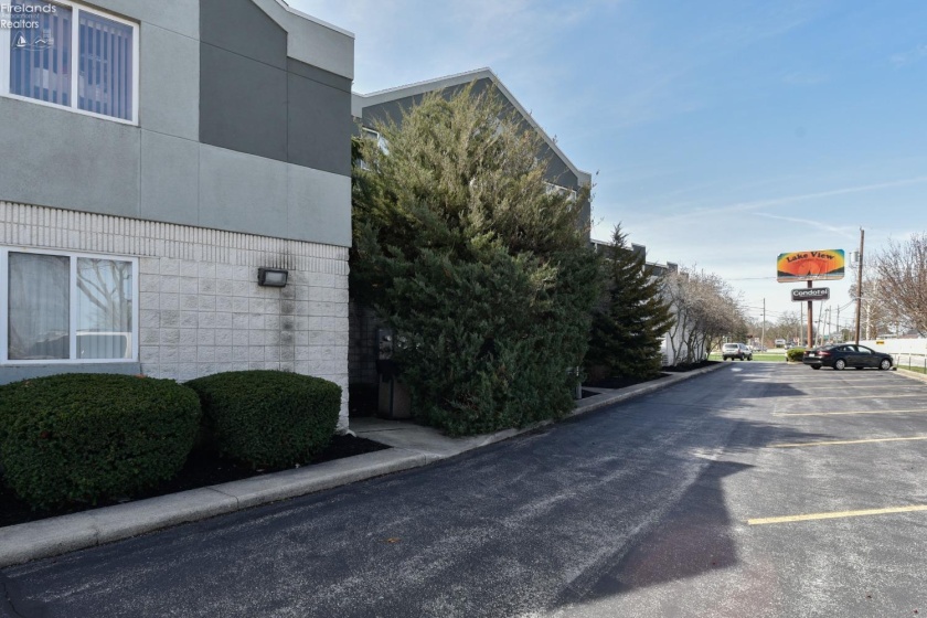 2039 Harbor Road, Port Clinton, 43452, ,Commercial,For Sale,Harbor,20251188