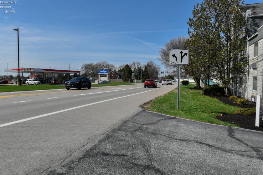 2039 Harbor Road, Port Clinton, 43452, ,Commercial,For Sale,Harbor,20251188