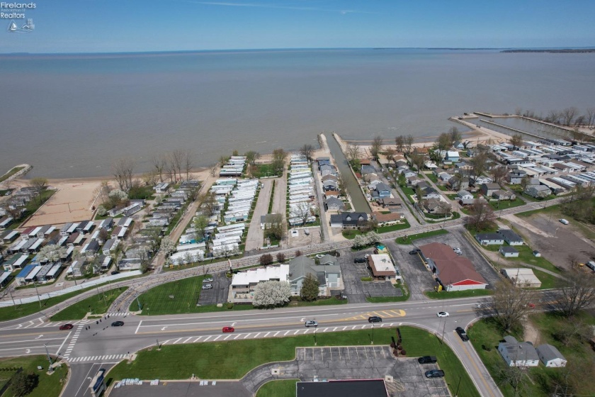 2039 Harbor Road, Port Clinton, 43452, ,Commercial,For Sale,Harbor,20251188