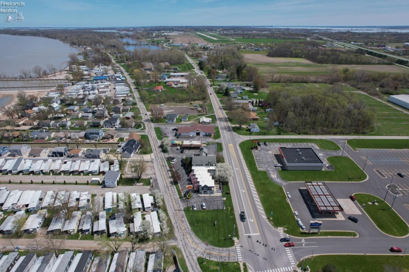 2039 Harbor Road, Port Clinton, 43452, ,Commercial,For Sale,Harbor,20251188