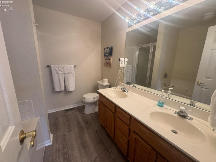 108 Legends Lane, Marblehead, 43440, 3 Bedrooms Bedrooms, ,3 BathroomsBathrooms,Residential,For Sale,Legends,20251157
