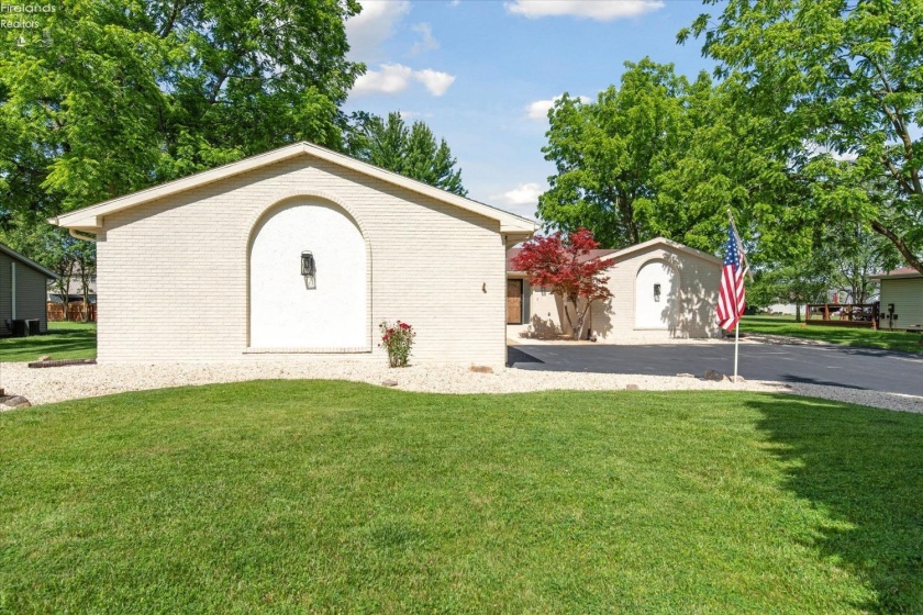 2932 Gleneagle Drive, Findlay, 45840, 3 Bedrooms Bedrooms, ,4 BathroomsBathrooms,Residential,For Sale,Gleneagle,20251209