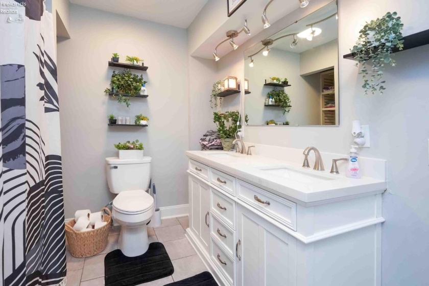140 Jefferson Street, Fremont, 43420, 3 Bedrooms Bedrooms, ,1 BathroomBathrooms,Residential,For Sale,Jefferson,20251250