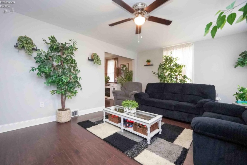140 Jefferson Street, Fremont, 43420, 3 Bedrooms Bedrooms, ,1 BathroomBathrooms,Residential,For Sale,Jefferson,20251250