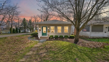 403 Cherry Avenue, Lakeside, 43440, 2 Bedrooms Bedrooms, ,1 BathroomBathrooms,Residential,For Sale,Cherry,20251262