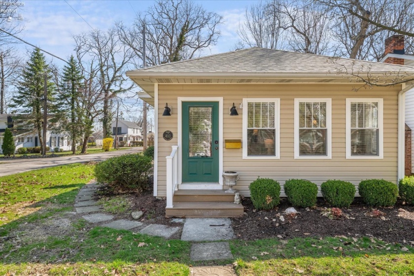 403 Cherry Avenue, Lakeside, 43440, 2 Bedrooms Bedrooms, ,1 BathroomBathrooms,Residential,For Sale,Cherry,20251262
