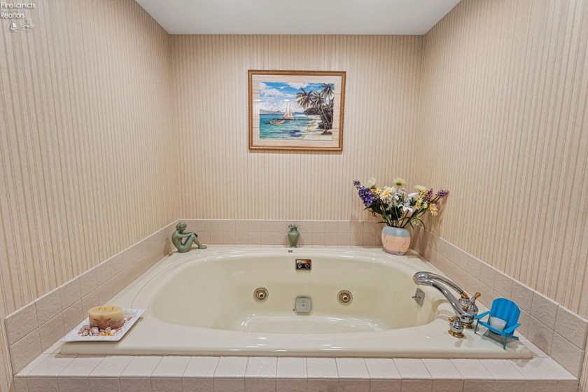 526 Mariner Village, Huron, 44839, 4 Bedrooms Bedrooms, ,3 BathroomsBathrooms,Residential,For Sale,Mariner Village,20251287