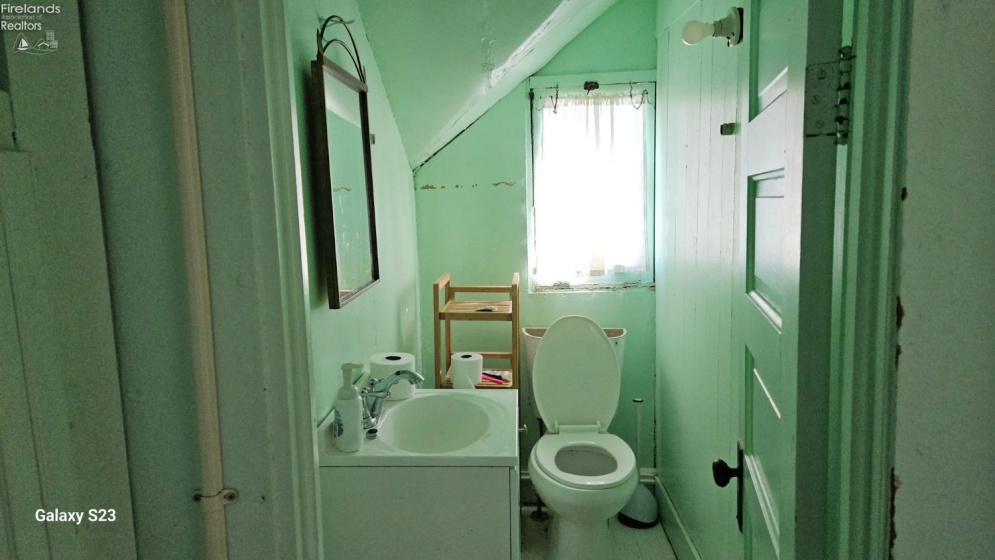317 2nd Street, Lakeside, 43440, 3 Bedrooms Bedrooms, ,2 BathroomsBathrooms,Residential,For Sale,2nd,20251258