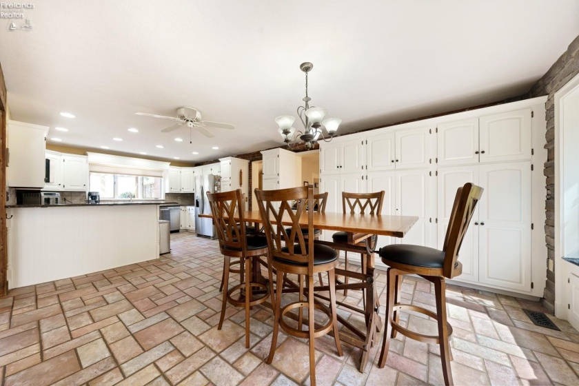 139 Edison Drive, Milan, 44846, 5 Bedrooms Bedrooms, ,3 BathroomsBathrooms,Residential,For Sale,Edison,20251164