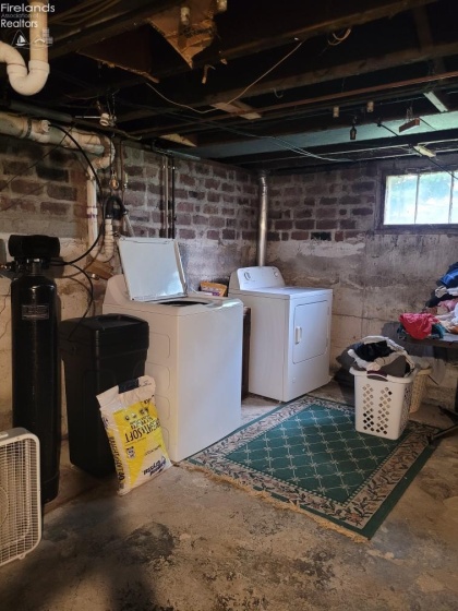 2412 Tiffin Road, Fremont, 43420, 3 Bedrooms Bedrooms, ,2 BathroomsBathrooms,Residential,For Sale,Tiffin,20251270