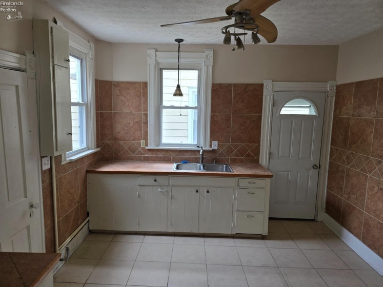 430 Perry Street, Sandusky, 44870, 3 Bedrooms Bedrooms, ,1 BathroomBathrooms,Residential,For Sale,Perry,20251320