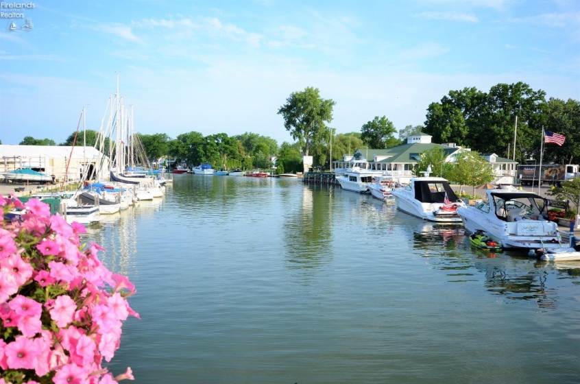 2892 Whispering Shores Drive, Vermilion, 44089, 2 Bedrooms Bedrooms, ,2 BathroomsBathrooms,Residential,For Sale,Whispering Shores,20251260
