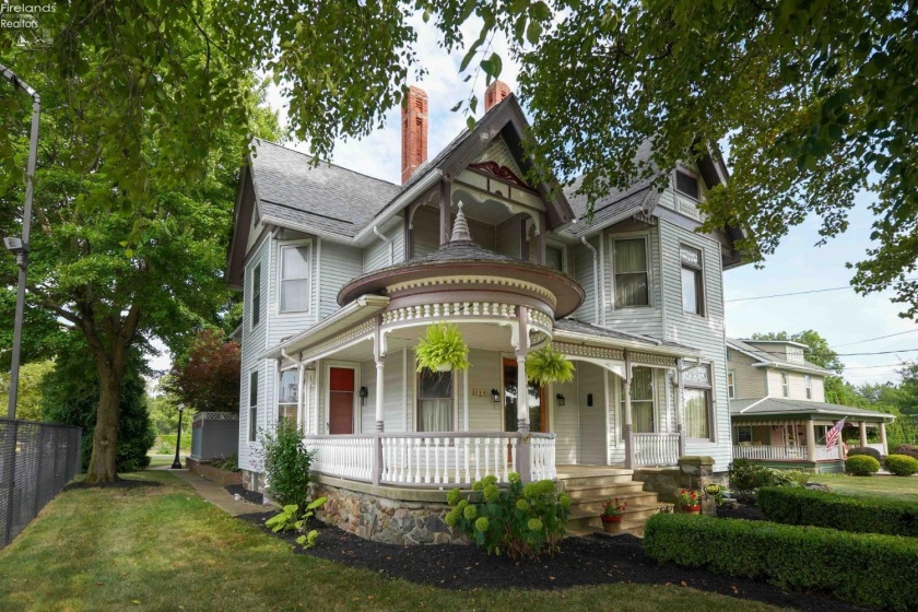 230 Main Street, Clyde, 43410, 4 Bedrooms Bedrooms, ,5 BathroomsBathrooms,Residential,For Sale,Main,20251276