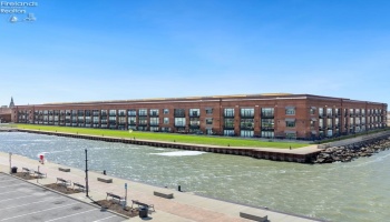 401 Shoreline, Sandusky, 44870, 2 Bedrooms Bedrooms, ,2 BathroomsBathrooms,Residential,For Sale,Shoreline,20251370
