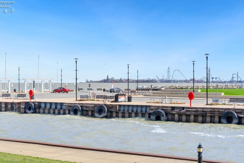 401 Shoreline, Sandusky, 44870, 2 Bedrooms Bedrooms, ,2 BathroomsBathrooms,Residential,For Sale,Shoreline,20251370