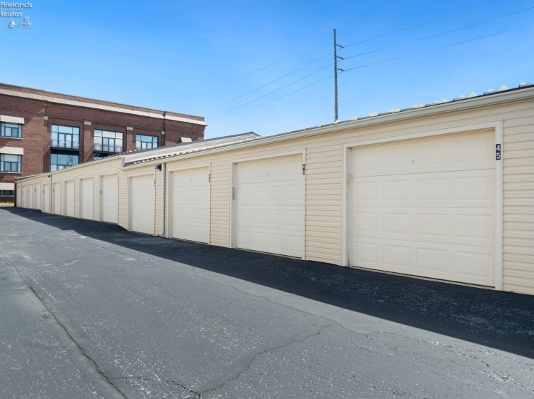 401 Shoreline, Sandusky, 44870, 2 Bedrooms Bedrooms, ,2 BathroomsBathrooms,Residential,For Sale,Shoreline,20251370