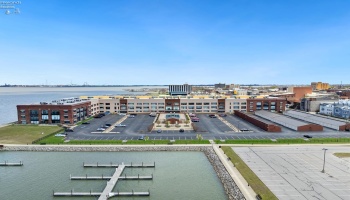 401 Shoreline, Sandusky, 44870, 2 Bedrooms Bedrooms, ,2 BathroomsBathrooms,Residential,For Sale,Shoreline,20251370