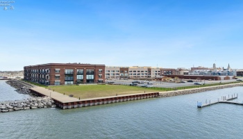 401 Shoreline, Sandusky, 44870, 2 Bedrooms Bedrooms, ,2 BathroomsBathrooms,Residential,For Sale,Shoreline,20251370