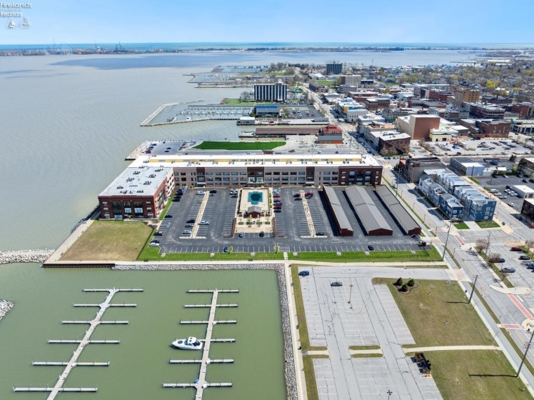 401 Shoreline, Sandusky, 44870, 2 Bedrooms Bedrooms, ,2 BathroomsBathrooms,Residential,For Sale,Shoreline,20251370