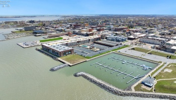 401 Shoreline, Sandusky, 44870, 2 Bedrooms Bedrooms, ,2 BathroomsBathrooms,Residential,For Sale,Shoreline,20251370