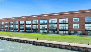 401 Shoreline, Sandusky, 44870, 2 Bedrooms Bedrooms, ,2 BathroomsBathrooms,Residential,For Sale,Shoreline,20251370