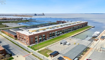 401 Shoreline, Sandusky, 44870, 2 Bedrooms Bedrooms, ,2 BathroomsBathrooms,Residential,For Sale,Shoreline,20251370