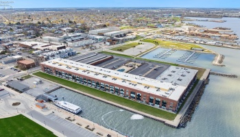 401 Shoreline, Sandusky, 44870, 2 Bedrooms Bedrooms, ,2 BathroomsBathrooms,Residential,For Sale,Shoreline,20251370