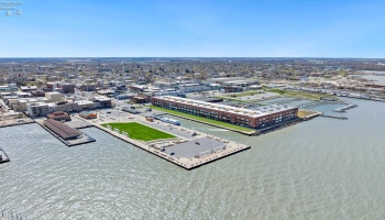 401 Shoreline, Sandusky, 44870, 2 Bedrooms Bedrooms, ,2 BathroomsBathrooms,Residential,For Sale,Shoreline,20251370
