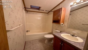 171 Morningside Drive, Port Clinton, 43452, 2 Bedrooms Bedrooms, ,2 BathroomsBathrooms,Residential,For Sale,Morningside,20251378