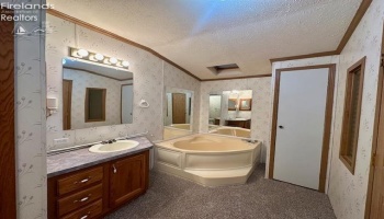 171 Morningside Drive, Port Clinton, 43452, 2 Bedrooms Bedrooms, ,2 BathroomsBathrooms,Residential,For Sale,Morningside,20251378