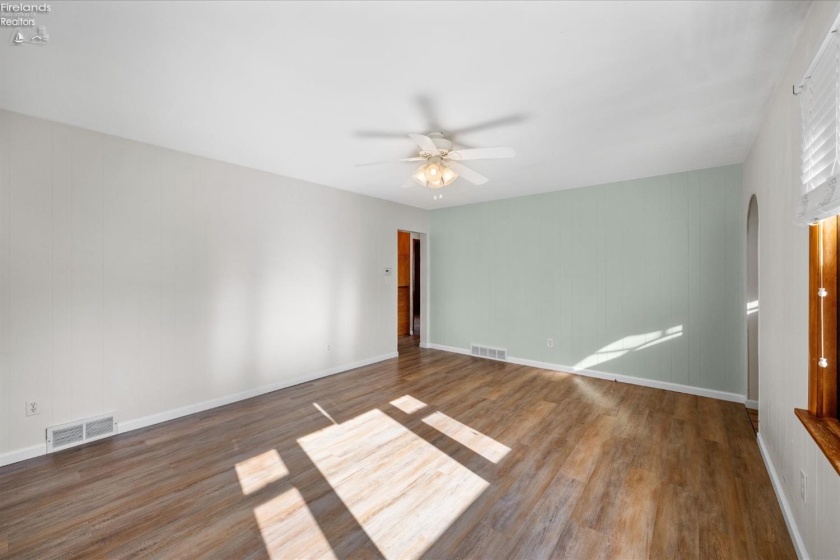 105 Cherry Street, Marblehead, 43440, 3 Bedrooms Bedrooms, ,2 BathroomsBathrooms,Residential,For Sale,Cherry,20251379