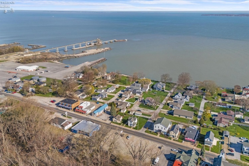 105 Cherry Street, Marblehead, 43440, 3 Bedrooms Bedrooms, ,2 BathroomsBathrooms,Residential,For Sale,Cherry,20251379