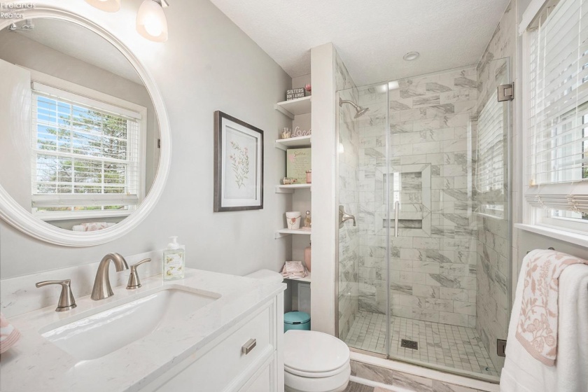 jr suite bathroom
