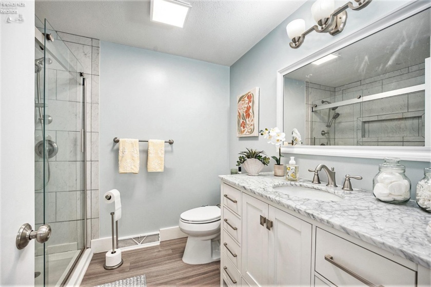 upstairs hallway bathroom