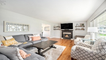 Living room/ wood burning fire place
