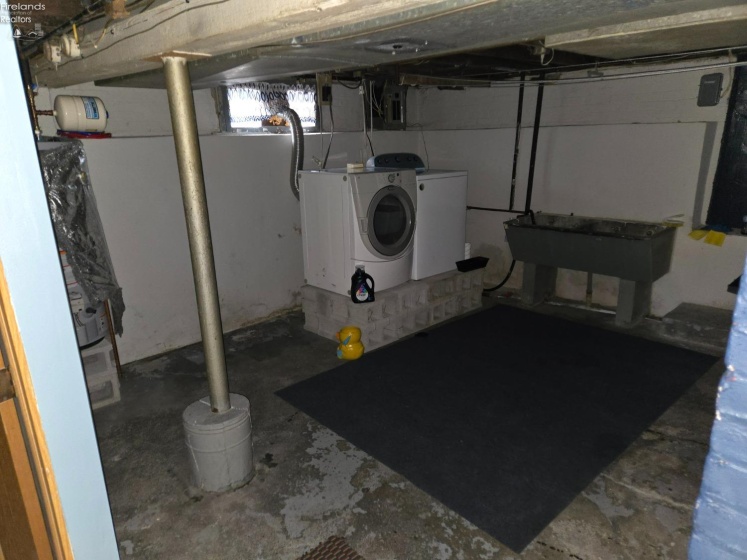1024 Fifth Street, Sandusky, 44870, 3 Bedrooms Bedrooms, ,2 BathroomsBathrooms,Residential,For Sale,Fifth,20251241