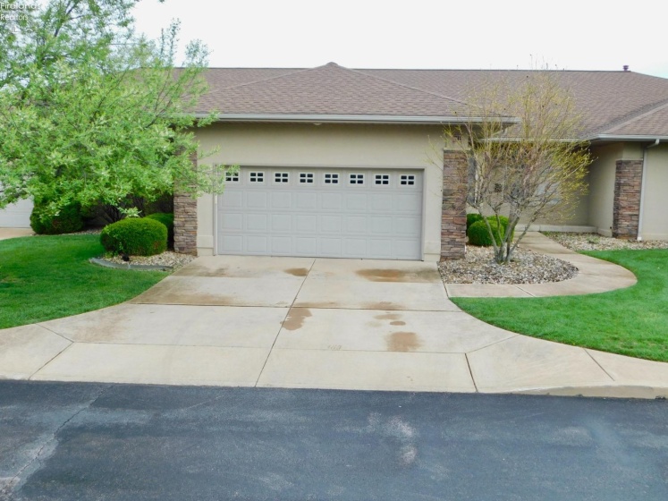 7 Executive Village Court, Norwalk, 44857, 2 Bedrooms Bedrooms, ,2 BathroomsBathrooms,Residential,For Sale,Executive Village,20251407