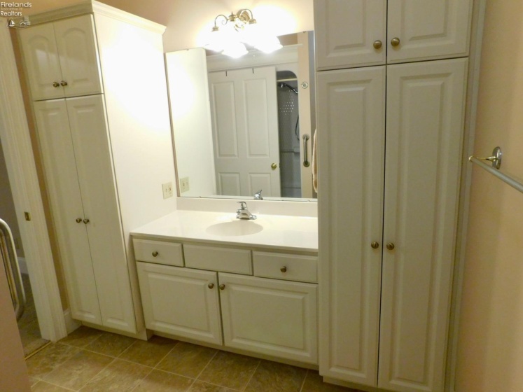 7 Executive Village Court, Norwalk, 44857, 2 Bedrooms Bedrooms, ,2 BathroomsBathrooms,Residential,For Sale,Executive Village,20251407