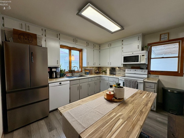825 Myrtle Avenue, Willard, 44890, 3 Bedrooms Bedrooms, ,2 BathroomsBathrooms,Residential,For Sale,Myrtle,20251365