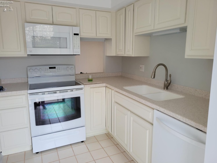 1110 By The Shores, Huron, 44839, 2 Bedrooms Bedrooms, ,2 BathroomsBathrooms,Residential,For Sale,By The Shores,20251326