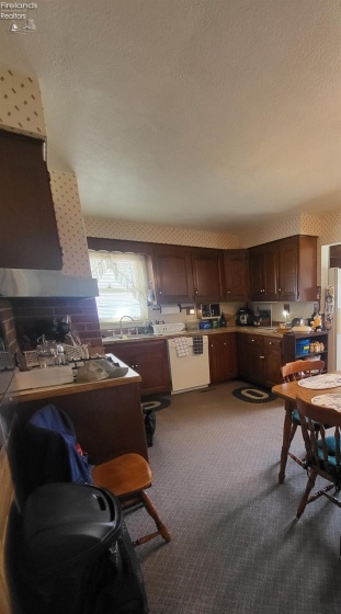 126 Roger Avenue, Bellevue, 44811, 3 Bedrooms Bedrooms, ,2 BathroomsBathrooms,Residential,For Sale,Roger,20251333