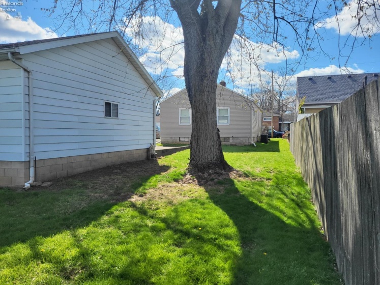 126 Roger Avenue, Bellevue, 44811, 3 Bedrooms Bedrooms, ,2 BathroomsBathrooms,Residential,For Sale,Roger,20251333