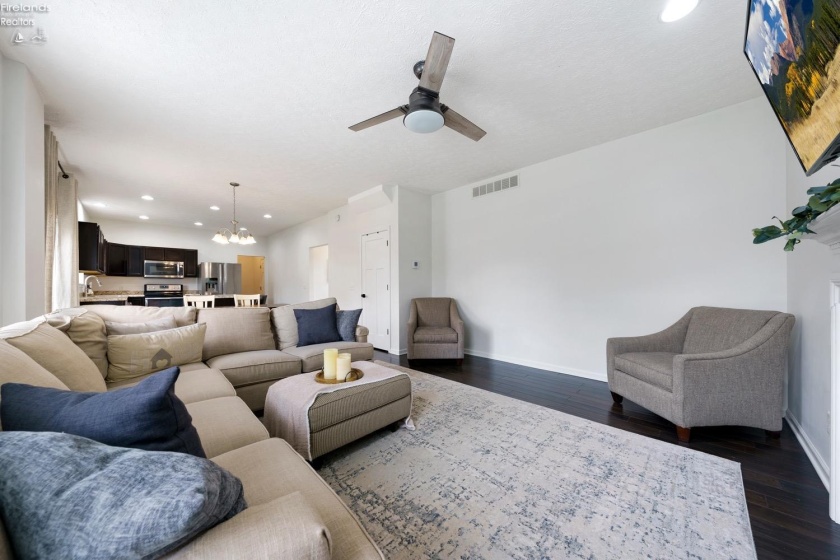 5555 Bay Pointe Circle, Port Clinton, 43452, 4 Bedrooms Bedrooms, ,3 BathroomsBathrooms,Residential,For Sale,Bay Pointe,20251371