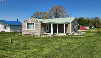 Great country living in this vinyl sided ranch on a 70x274 Lot. Great country living in this vinyl sided ranch on a 70x274 Lot.