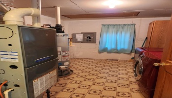 Laundry/utility room. Laundry/utility room.