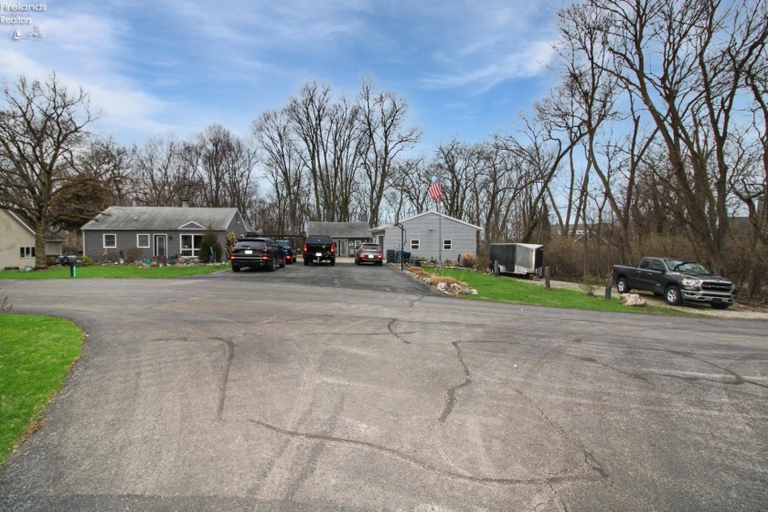 3778 Cliff Road, Port Clinton, 43452, 3 Bedrooms Bedrooms, ,1 BathroomBathrooms,Residential,For Sale,Cliff,20251116